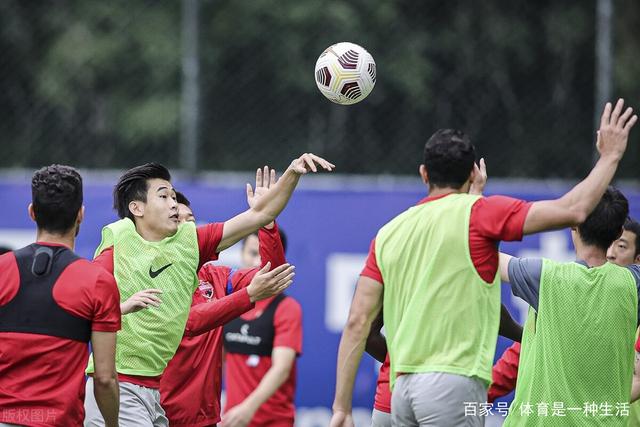 谢尔基精彩过人后进球，曼城锁定胜局3-0